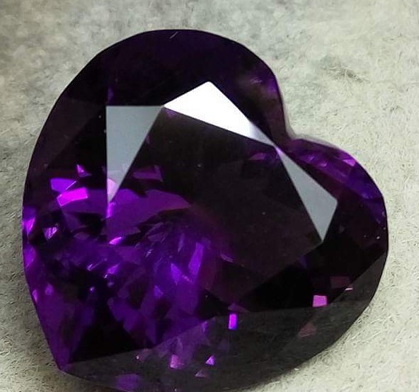 Amethyst cut stones